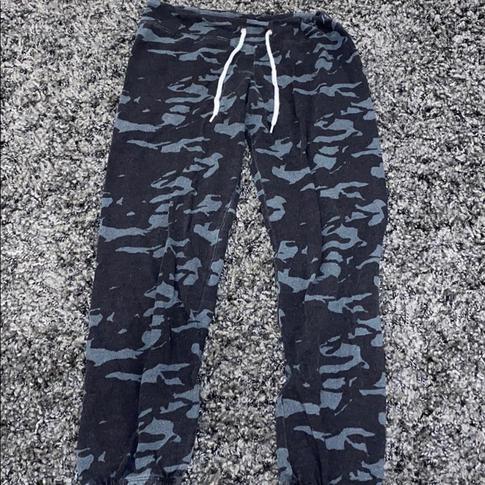 Cropped sweatpants